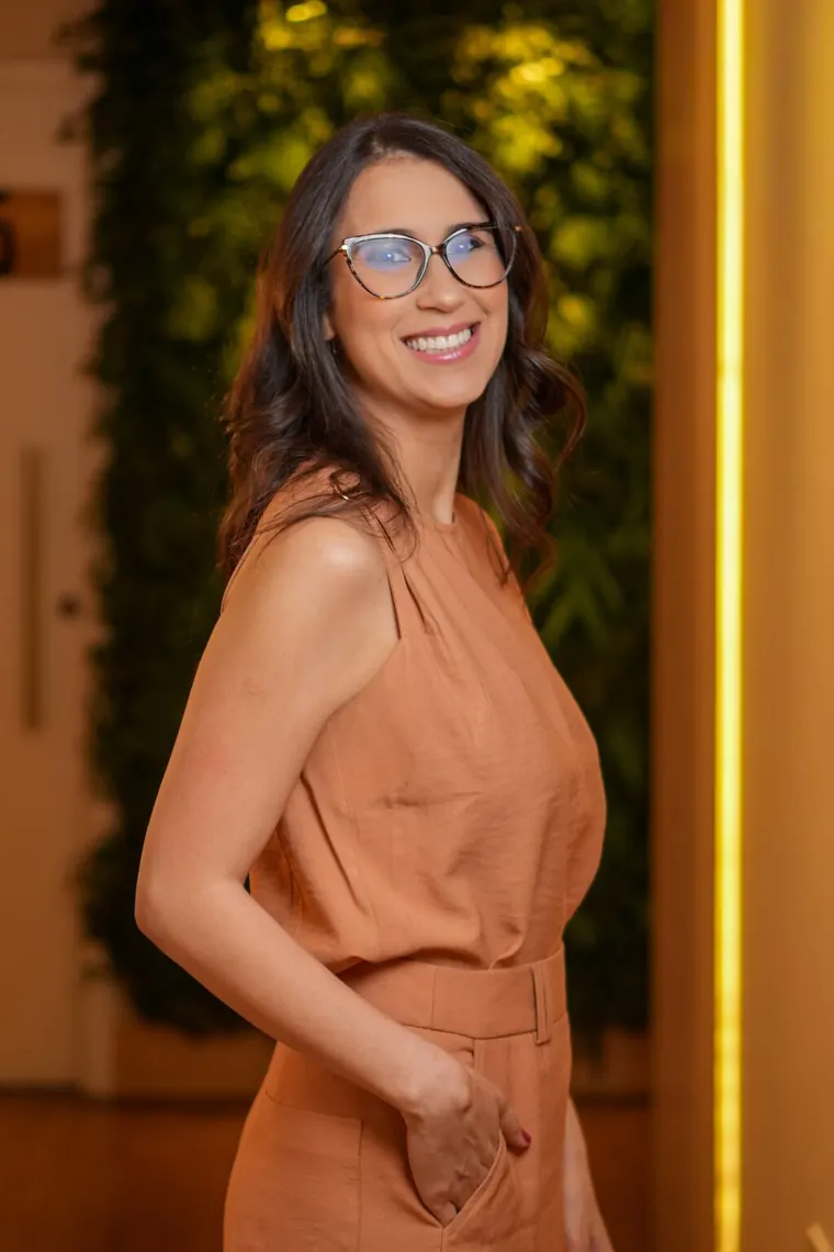Dra. Carolina Barbosa, otorrinolaringologista, na Clínica Trianon